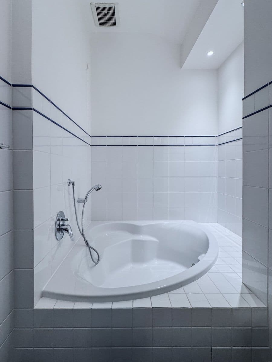 Pronájem bytu 105 m², Anny Letenské, Praha, Praha Pronájem bytu 105 m², Anny Letenské, Praha, Praha