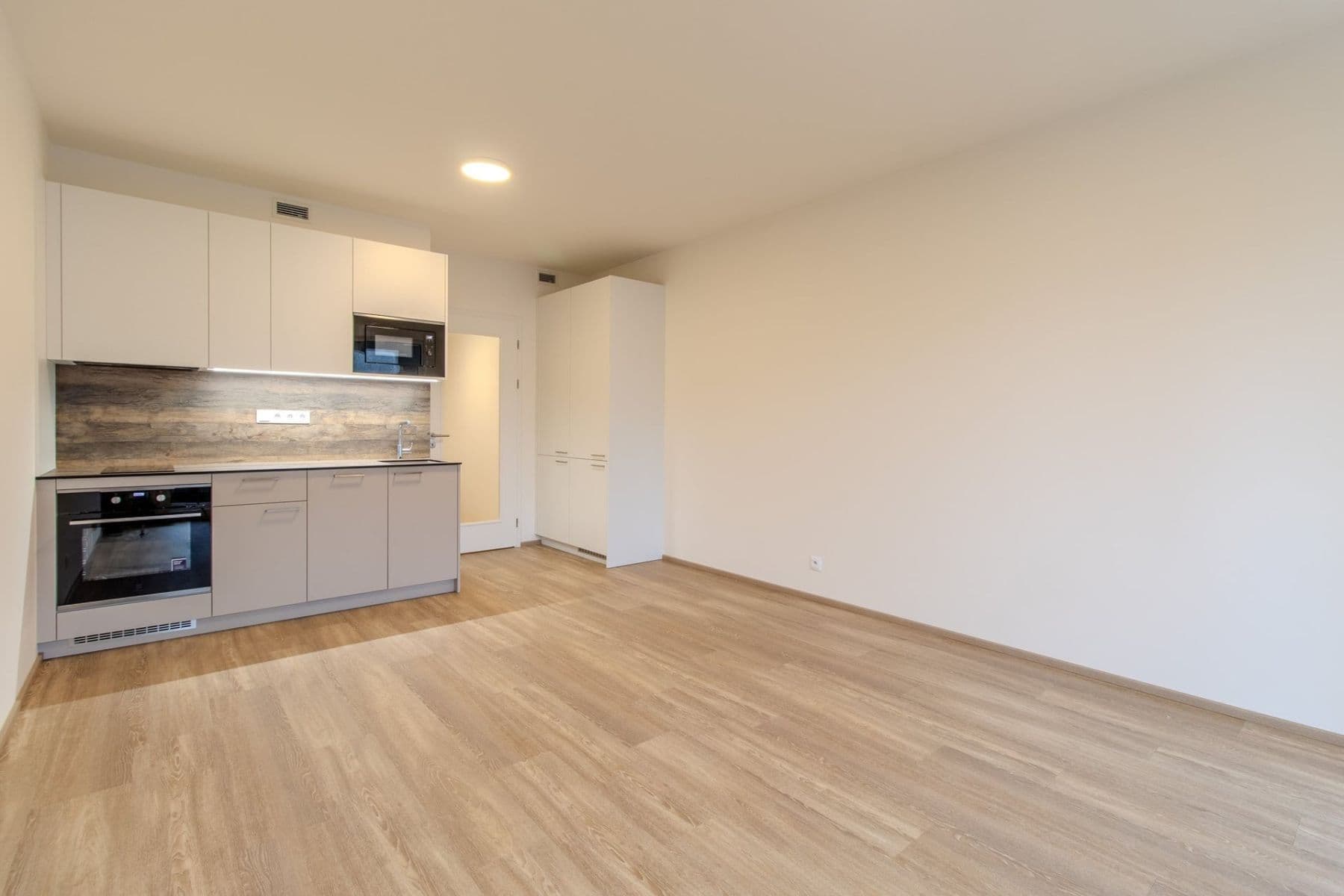 Pronájem bytu 1+kk 32 m², Poděbradská, Praha, Praha Pronájem bytu 1+kk 32 m², Poděbradská, Praha, Praha