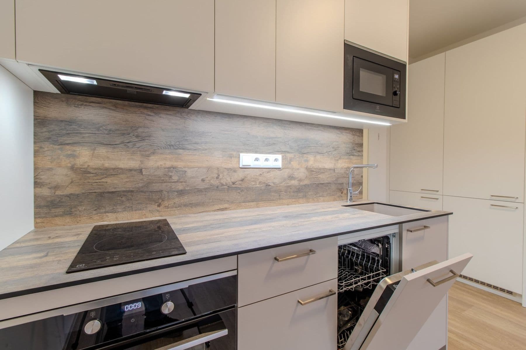 Pronájem bytu 1+kk 32 m², Poděbradská, Praha, Praha Pronájem bytu 1+kk 32 m², Poděbradská, Praha, Praha