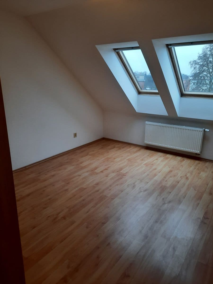 Pronájem bytu 2+kk 50 m², Nerudova, Hradec Králové, Královéhradecký kraj Pronájem bytu 2+kk 50 m², Nerudova, Hradec Králové, Královéhradecký kraj