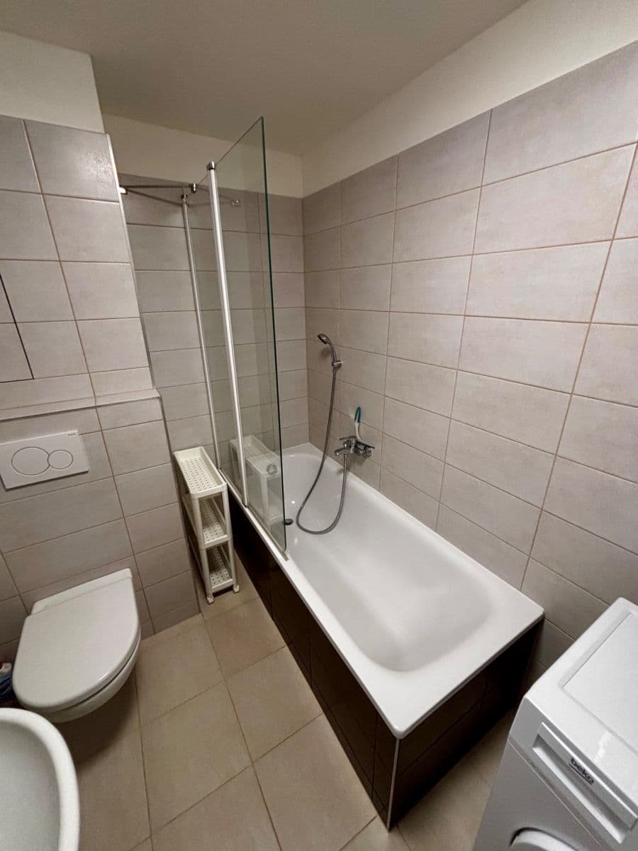 Pronájem bytu 2+kk 55 m², K Zelené louce, Plzeň, Plzeňský kraj Pronájem bytu 2+kk 55 m², K Zelené louce, Plzeň, Plzeňský kraj