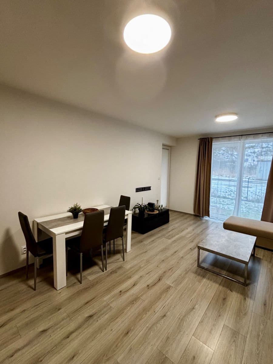 Pronájem bytu 2+kk 55 m², K Zelené louce, Plzeň, Plzeňský kraj Pronájem bytu 2+kk 55 m², K Zelené louce, Plzeň, Plzeňský kraj