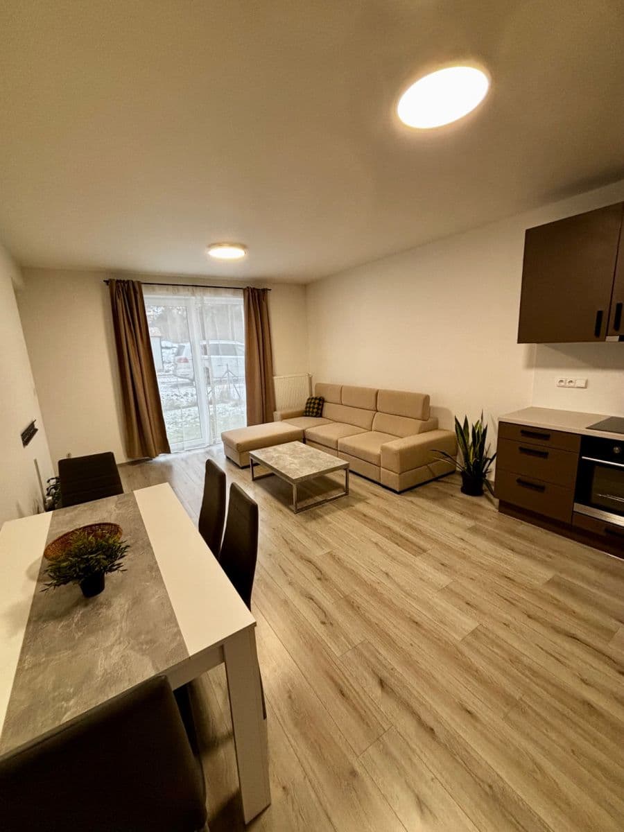 Pronájem bytu 2+kk 55 m², K Zelené louce, Plzeň, Plzeňský kraj Pronájem bytu 2+kk 55 m², K Zelené louce, Plzeň, Plzeňský kraj