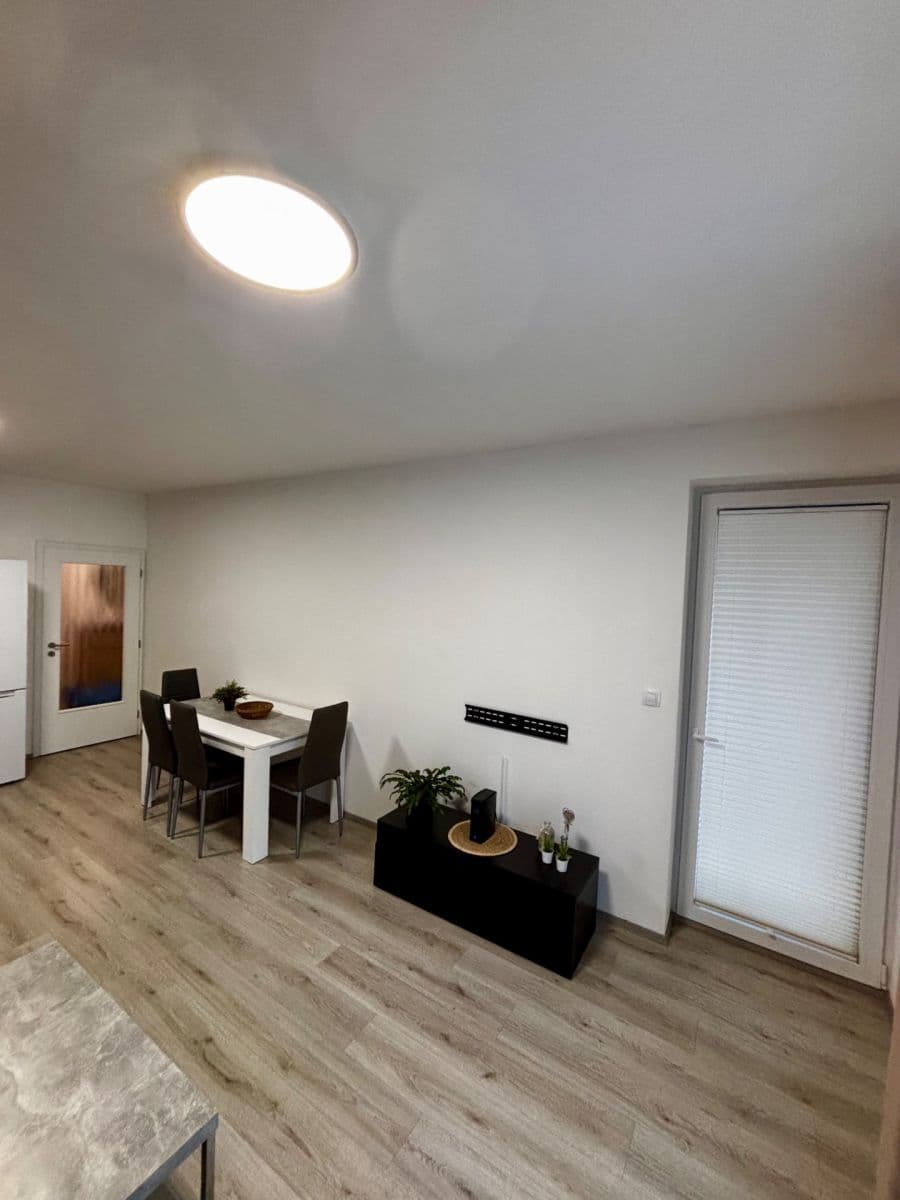 Pronájem bytu 2+kk 55 m², K Zelené louce, Plzeň, Plzeňský kraj Pronájem bytu 2+kk 55 m², K Zelené louce, Plzeň, Plzeňský kraj