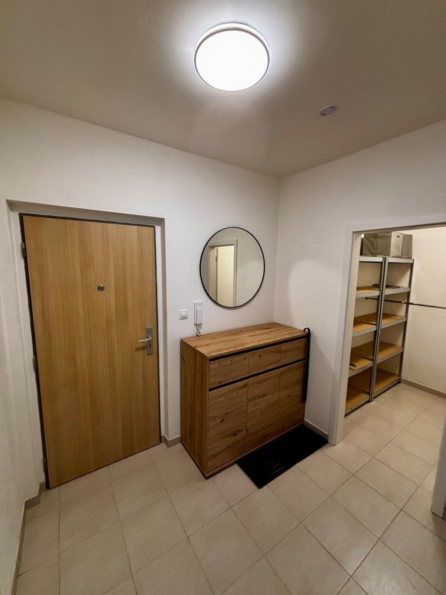 Pronájem bytu 2+kk 55 m², K Zelené louce, Plzeň, Plzeňský kraj Pronájem bytu 2+kk 55 m², K Zelené louce, Plzeň, Plzeňský kraj