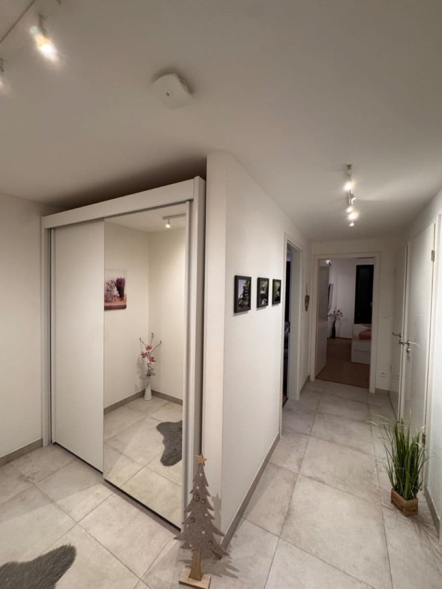 Pronájem bytu 2+kk 58 m², Michelangelova, Praha, Praha Pronájem bytu 2+kk 58 m², Michelangelova, Praha, Praha