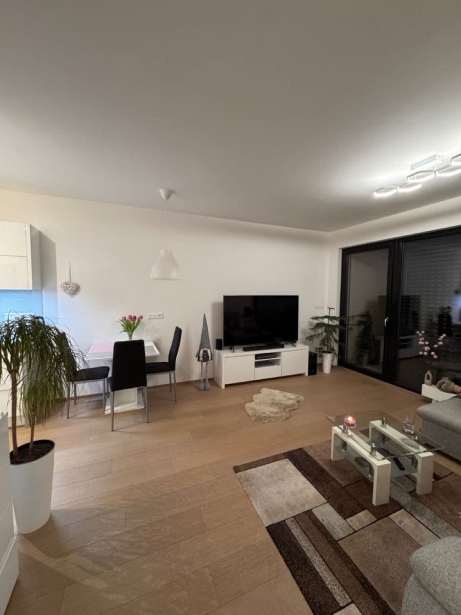 Pronájem bytu 2+kk 58 m², Michelangelova, Praha, Praha Pronájem bytu 2+kk 58 m², Michelangelova, Praha, Praha