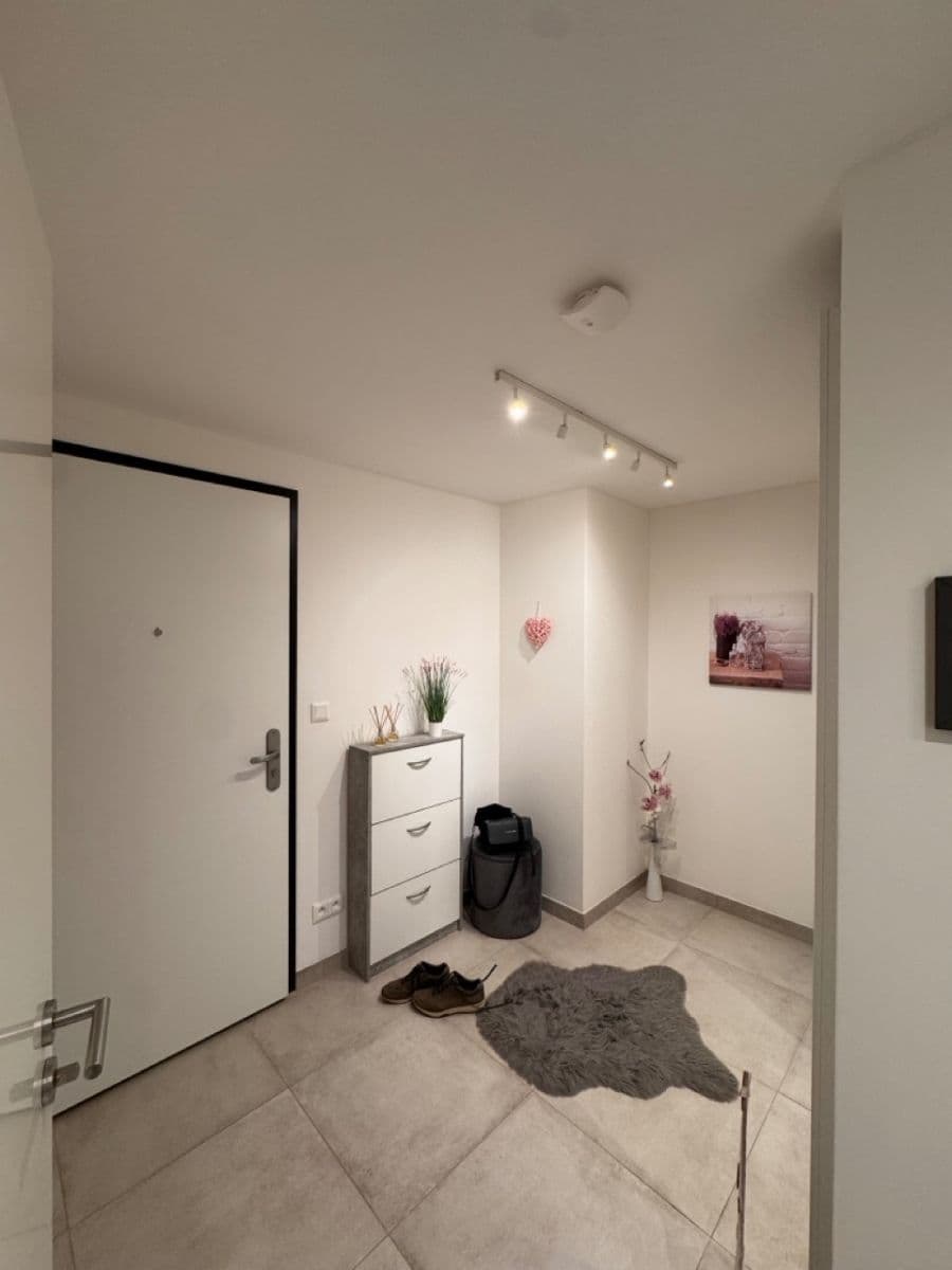 Pronájem bytu 2+kk 58 m², Michelangelova, Praha, Praha Pronájem bytu 2+kk 58 m², Michelangelova, Praha, Praha