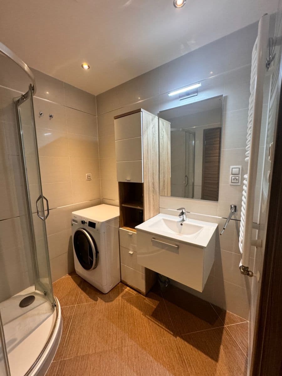 Prodej bytu 2+kk 50 m², Olšanská, Praha, Praha Prodej bytu 2+kk 50 m², Olšanská, Praha, Praha