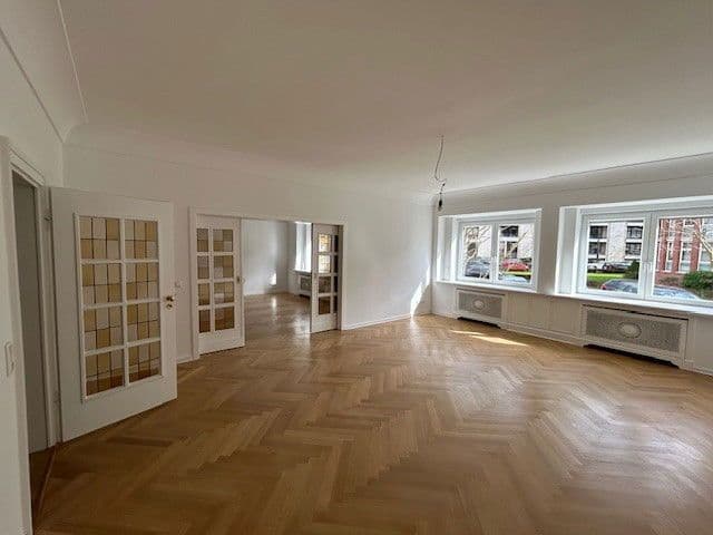 Pronájem bytu 4+1 165 m², Düsseldorf, Severní Porýní-Vestfálsko Pronájem bytu 4+1 165 m², Düsseldorf, Severní Porýní-Vestfálsko