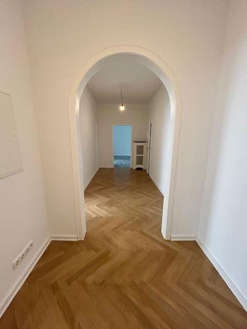 Pronájem bytu 4+1 165 m², Düsseldorf, Severní Porýní-Vestfálsko Pronájem bytu 4+1 165 m², Düsseldorf, Severní Porýní-Vestfálsko