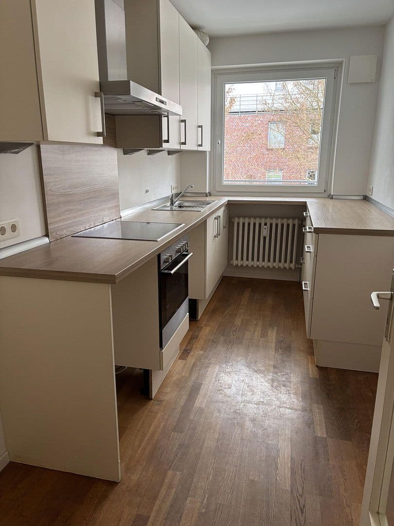 Pronájem bytu 4+1 87 m², Pinneberger Straße 55, Wedel, Šlesvicko-Holštýnsko Pronájem bytu 4+1 87 m², Pinneberger Straße 55, Wedel, Šlesvicko-Holštýnsko