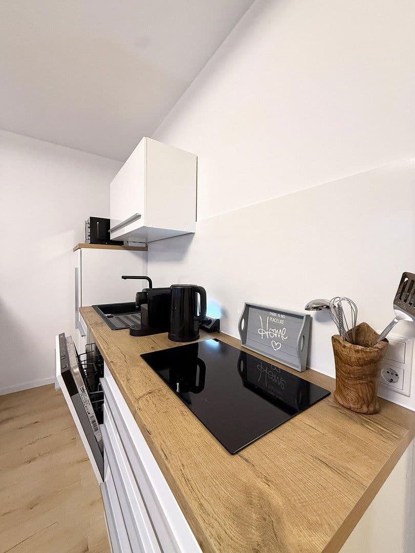 Pronájem bytu 1+1 28 m², Tußmannstraße, Düsseldorf, Severní Porýní-Vestfálsko Pronájem bytu 1+1 28 m², Tußmannstraße, Düsseldorf, Severní Porýní-Vestfálsko