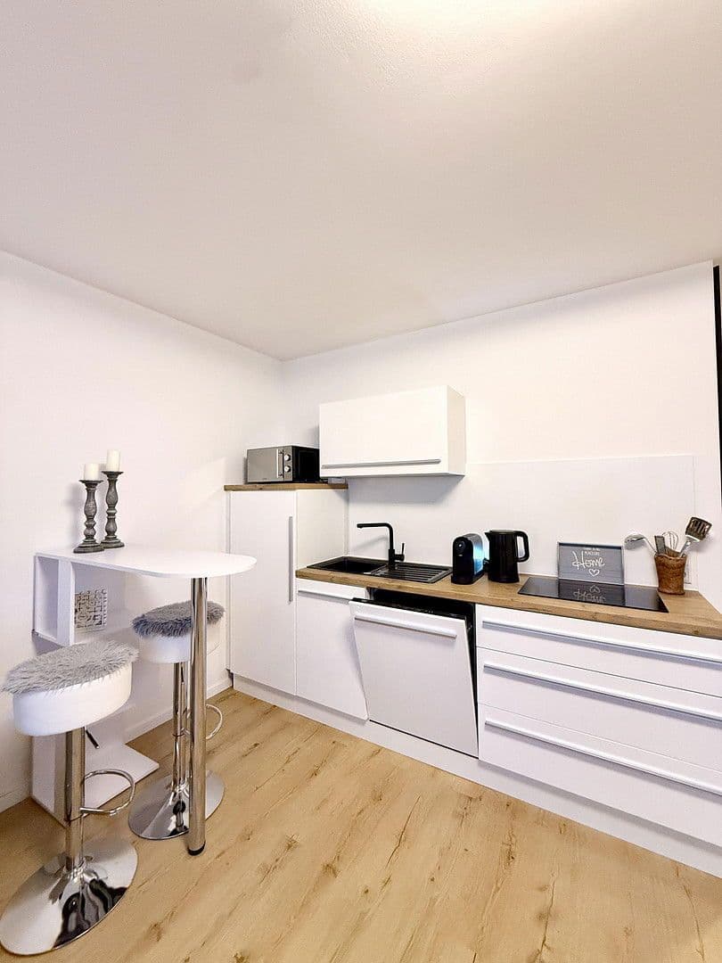 Pronájem bytu 1+1 28 m², Tußmannstraße, Düsseldorf, Severní Porýní-Vestfálsko Pronájem bytu 1+1 28 m², Tußmannstraße, Düsseldorf, Severní Porýní-Vestfálsko