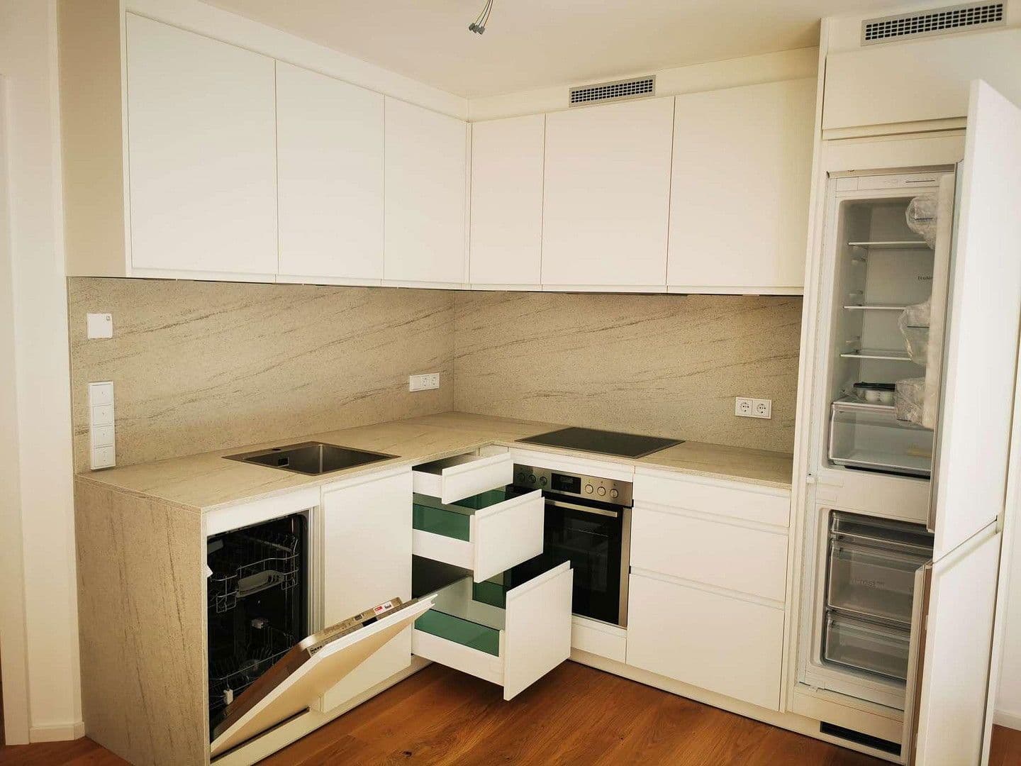 Pronájem bytu 3+1 104 m², Verdistr. 105e, München, Bavorsko Pronájem bytu 3+1 104 m², Verdistr. 105e, München, Bavorsko