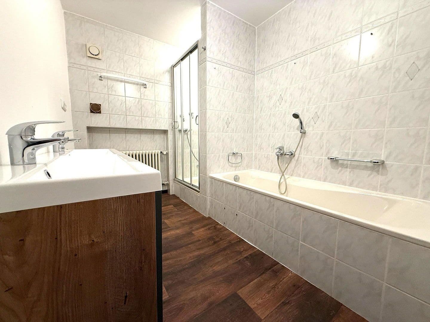 Pronájem bytu 4+1 100 m², Villbacher Str. 44, Bad Orb, Hessen Pronájem bytu 4+1 100 m², Villbacher Str. 44, Bad Orb, Hessen