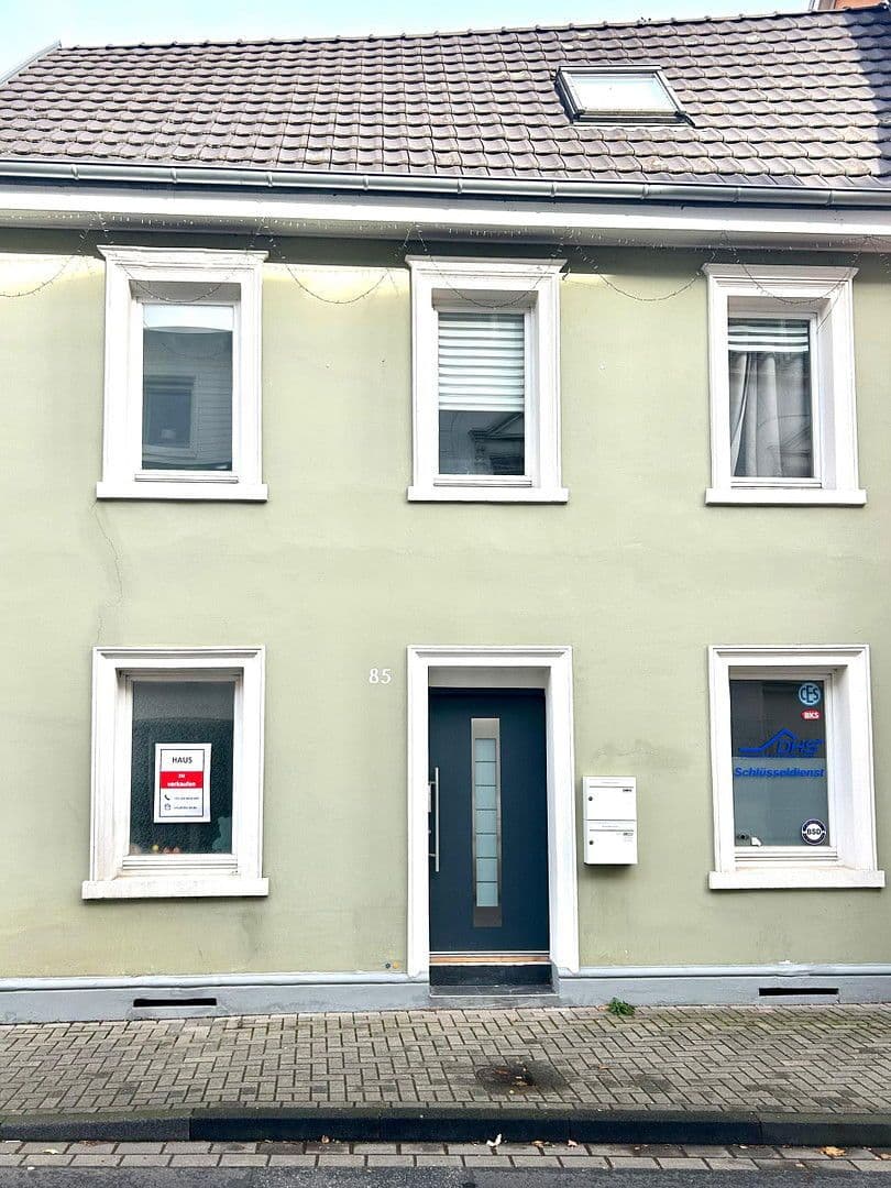 Prodej domu 185 m², pozemek 378 m², Hauptstr 85, Bad Honnef, Severní Porýní-Vestfálsko Prodej domu 185 m², pozemek 378 m², Hauptstr 85, Bad Honnef, Severní Porýní-Vestfálsko
