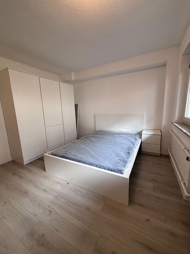 Pronájem bytu 1+1 25 m², Landhausstraße 46, Stuttgart, Bádensko-Württembersko Pronájem bytu 1+1 25 m², Landhausstraße 46, Stuttgart, Bádensko-Württembersko