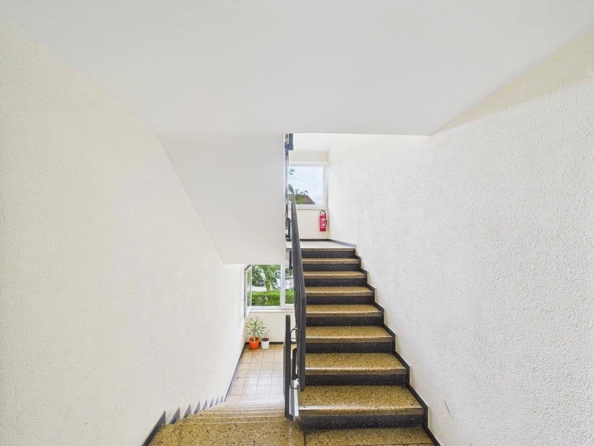 Pronájem bytu 1+1 25 m², Landhausstraße 46, Stuttgart, Bádensko-Württembersko Pronájem bytu 1+1 25 m², Landhausstraße 46, Stuttgart, Bádensko-Württembersko