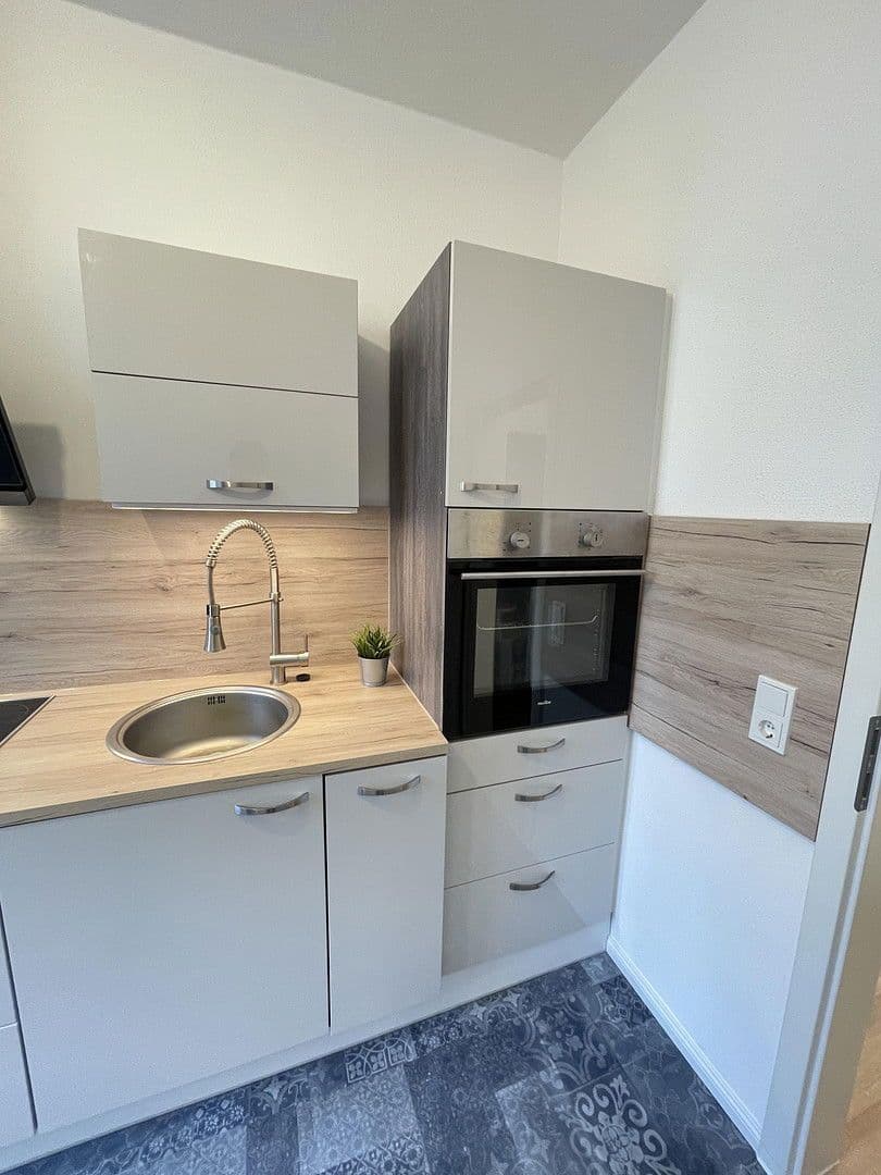 Pronájem bytu 3+1 58 m², Blumenstraße 2, Magdeburg, Sasko-Anhaltsko Pronájem bytu 3+1 58 m², Blumenstraße 2, Magdeburg, Sasko-Anhaltsko