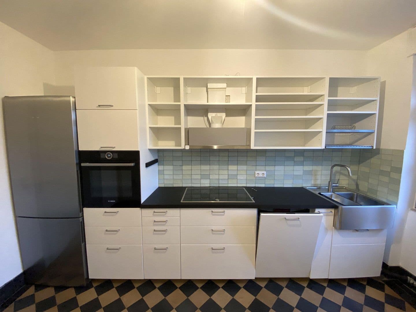 Pronájem bytu 2+1 55 m², Marie-Alexandra-Straße, Karlsruhe, Bádensko-Württembersko Pronájem bytu 2+1 55 m², Marie-Alexandra-Straße, Karlsruhe, Bádensko-Württembersko