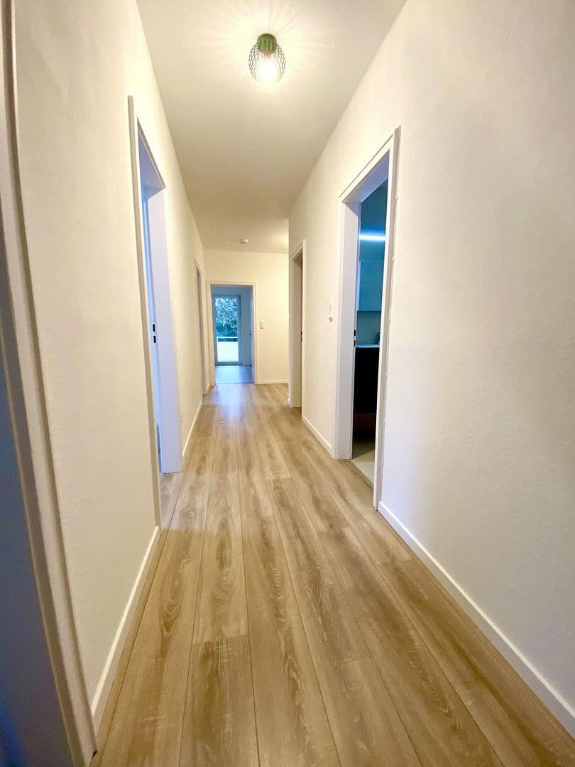 Prodej bytu 4+1 92 m², Brahmsstr.12, Germering, Bavorsko Prodej bytu 4+1 92 m², Brahmsstr.12, Germering, Bavorsko