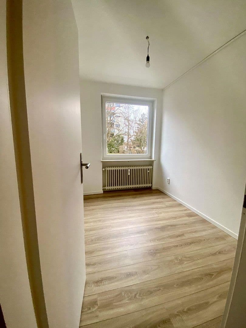 Prodej bytu 4+1 92 m², Brahmsstr.12, Germering, Bavorsko Prodej bytu 4+1 92 m², Brahmsstr.12, Germering, Bavorsko