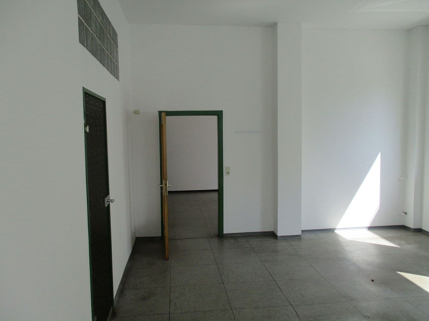 Pronájem kanceláře 115 m², Kaiserslautern, Porýní-Falc Pronájem kanceláře 115 m², Kaiserslautern, Porýní-Falc