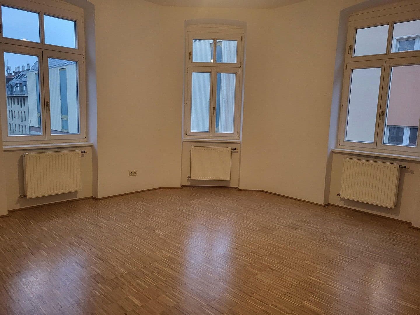 Pronájem bytu 3+1 90 m², Gurkgasse 26, Wien, Wien Pronájem bytu 3+1 90 m², Gurkgasse 26, Wien, Wien