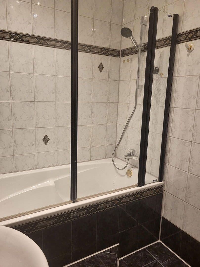 Pronájem bytu 3+1 90 m², Gurkgasse 26, Wien, Wien Pronájem bytu 3+1 90 m², Gurkgasse 26, Wien, Wien