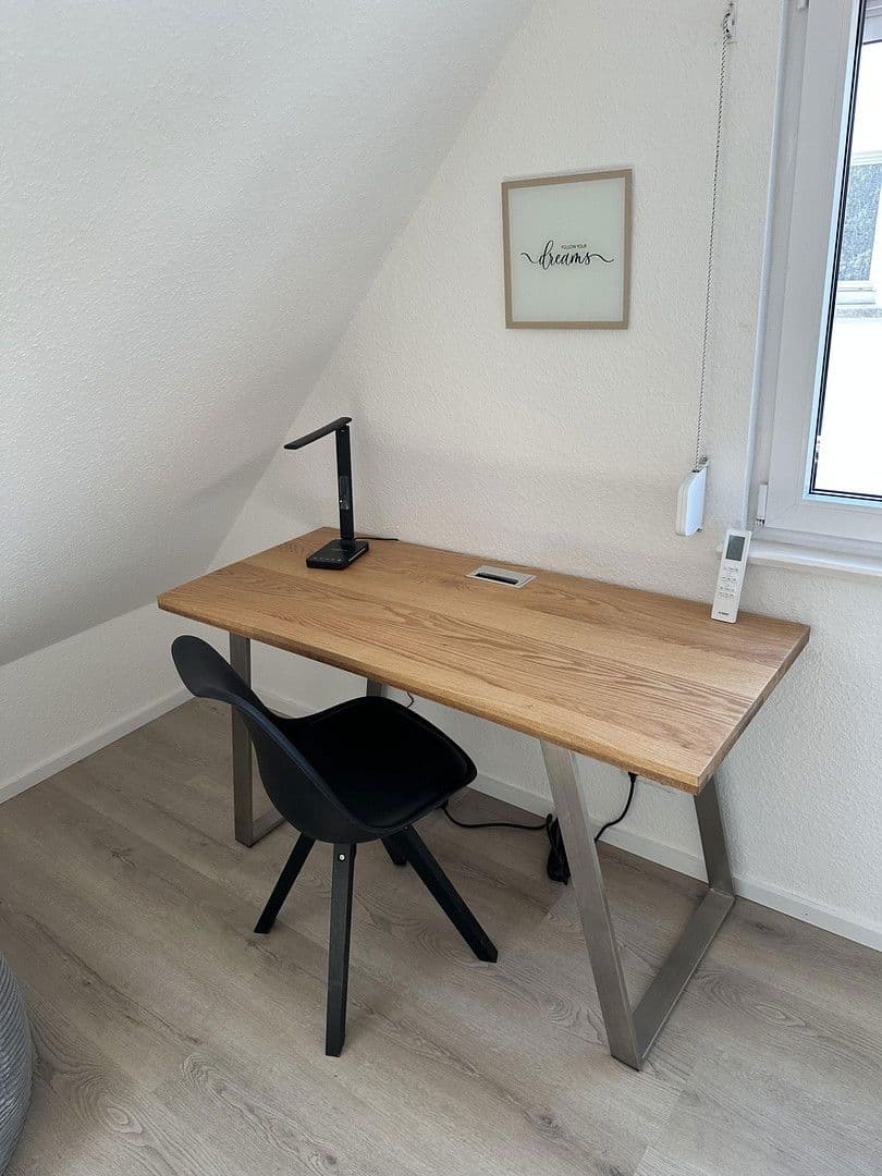 Pronájem bytu 1+1 75 m², Stuttgart, Bádensko-Württembersko Pronájem bytu 1+1 75 m², Stuttgart, Bádensko-Württembersko