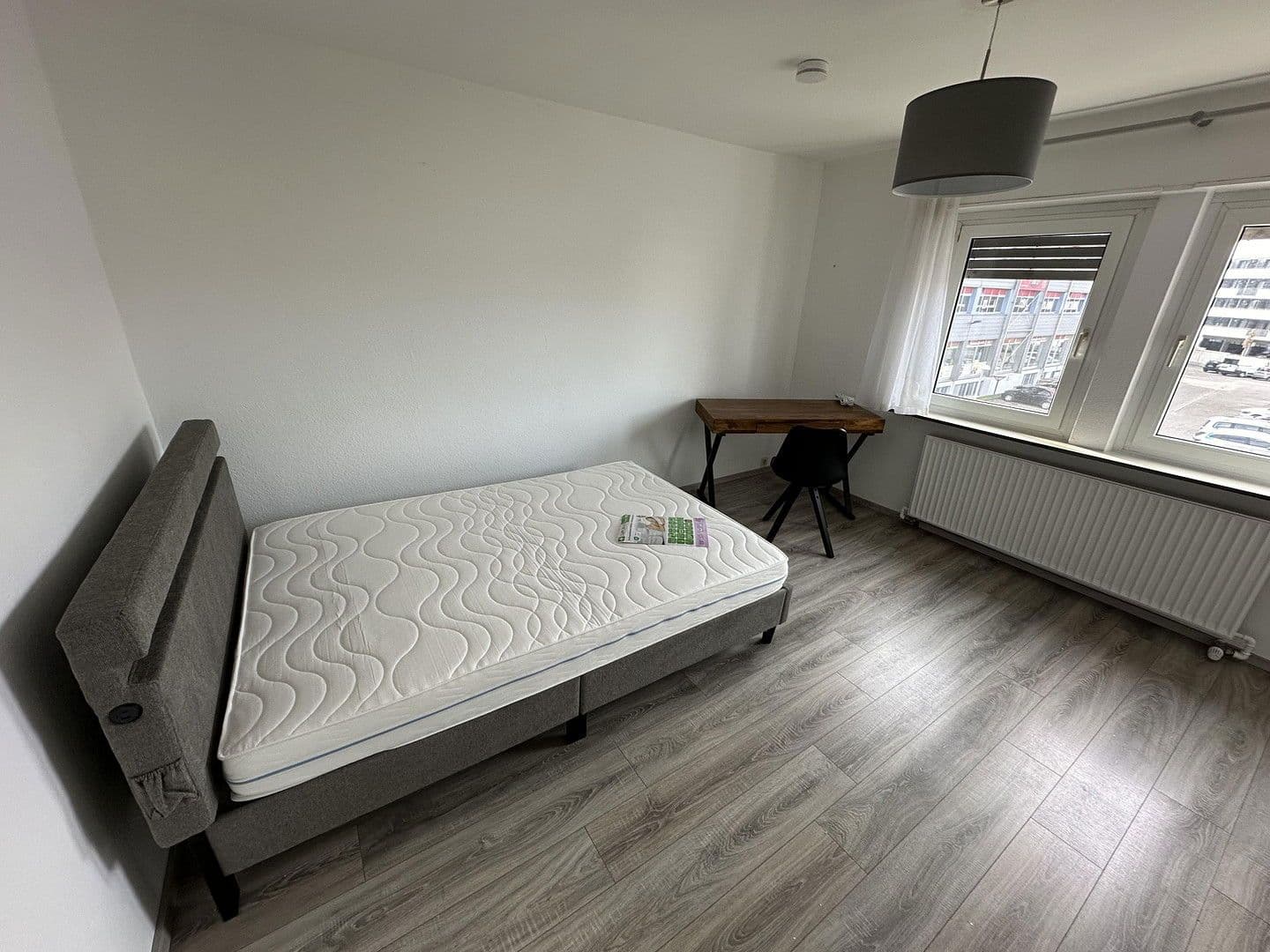 Pronájem bytu 1+1 75 m², Stuttgart, Bádensko-Württembersko Pronájem bytu 1+1 75 m², Stuttgart, Bádensko-Württembersko