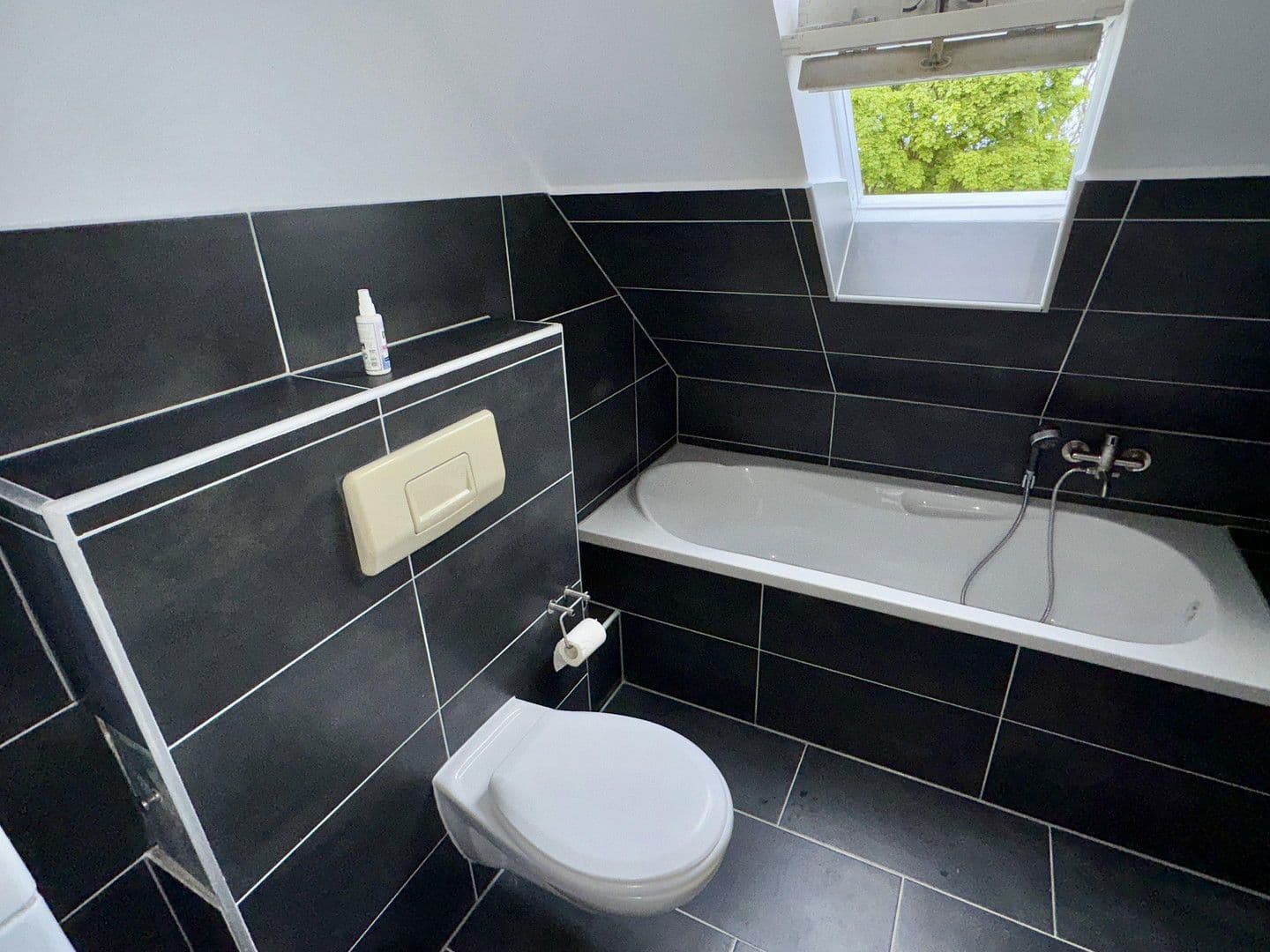 Pronájem bytu 3+1 80 m², Wuppertal Cronenberg, Severní Porýní-Vestfálsko Pronájem bytu 3+1 80 m², Wuppertal Cronenberg, Severní Porýní-Vestfálsko