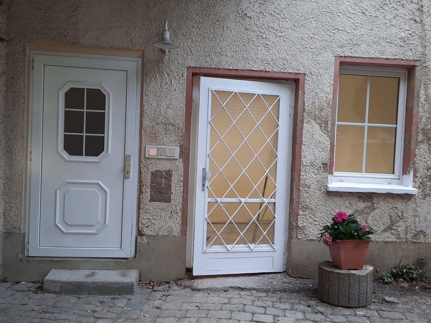 Pronájem domu 77 m², pozemek 200 m², Chemnitzer Str. 15, Limbach-Oberfrohna, Sasko Pronájem domu 77 m², pozemek 200 m², Chemnitzer Str. 15, Limbach-Oberfrohna, Sasko