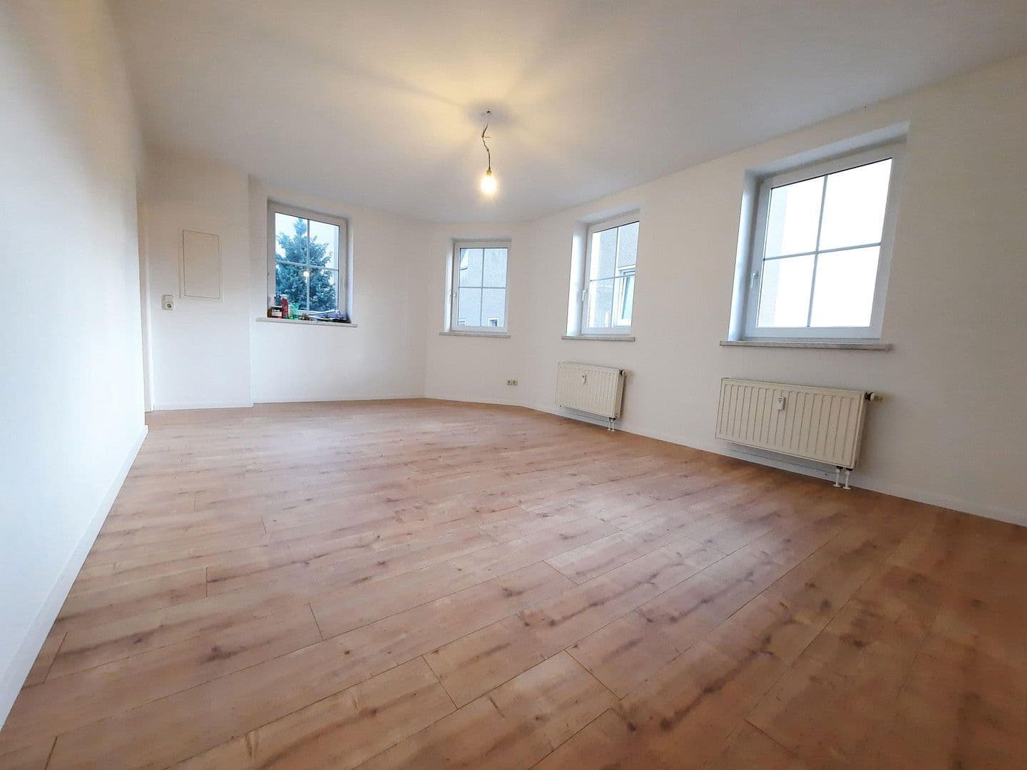 Pronájem domu 77 m², pozemek 200 m², Chemnitzer Str. 15, Limbach-Oberfrohna, Sasko Pronájem domu 77 m², pozemek 200 m², Chemnitzer Str. 15, Limbach-Oberfrohna, Sasko