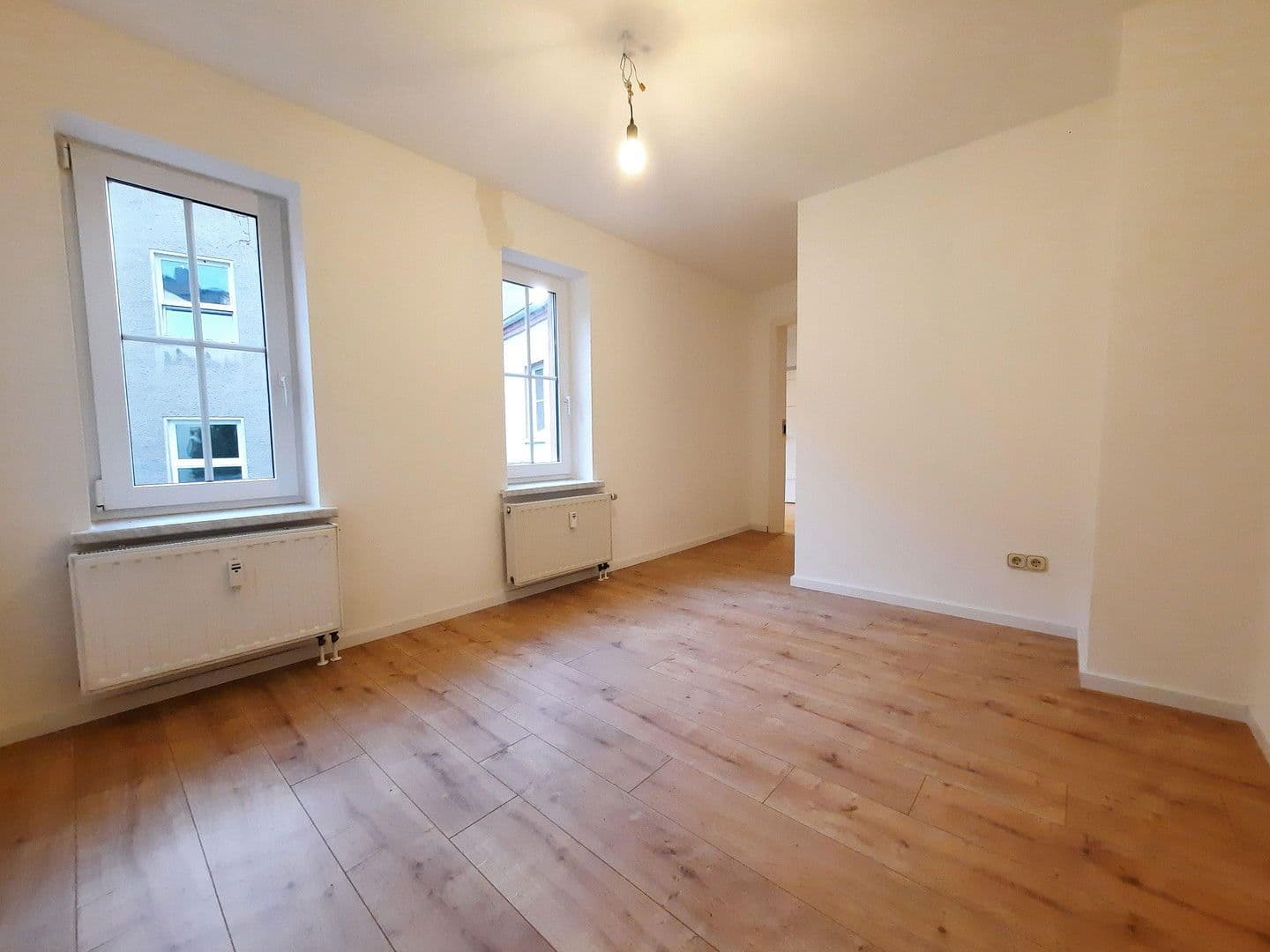 Pronájem domu 77 m², pozemek 200 m², Chemnitzer Str. 15, Limbach-Oberfrohna, Sasko Pronájem domu 77 m², pozemek 200 m², Chemnitzer Str. 15, Limbach-Oberfrohna, Sasko