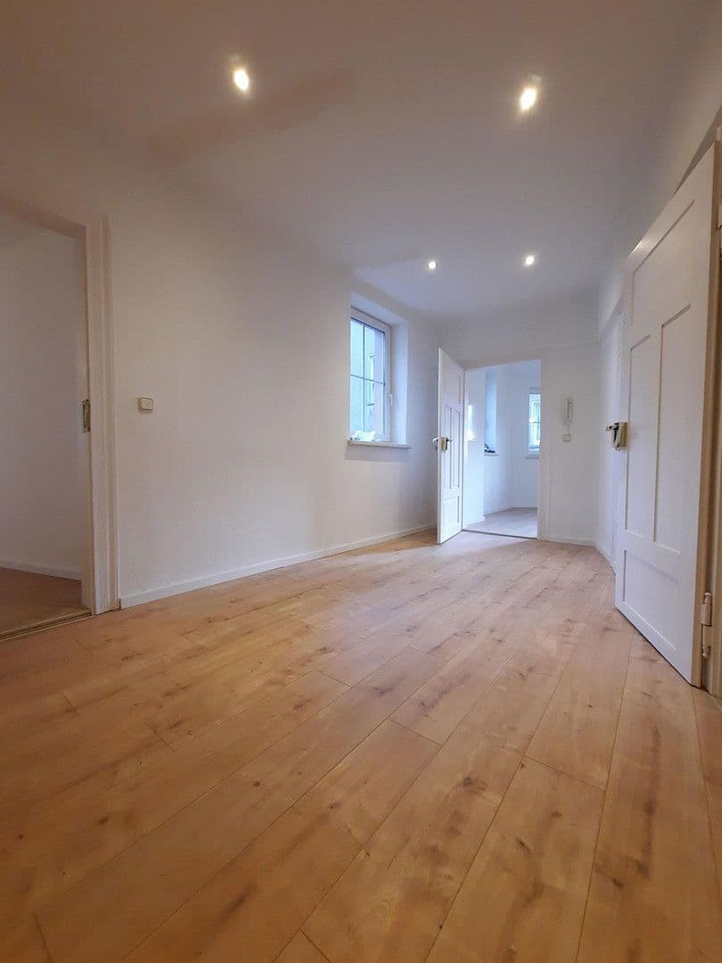 Pronájem domu 77 m², pozemek 200 m², Chemnitzer Str. 15, Limbach-Oberfrohna, Sasko Pronájem domu 77 m², pozemek 200 m², Chemnitzer Str. 15, Limbach-Oberfrohna, Sasko