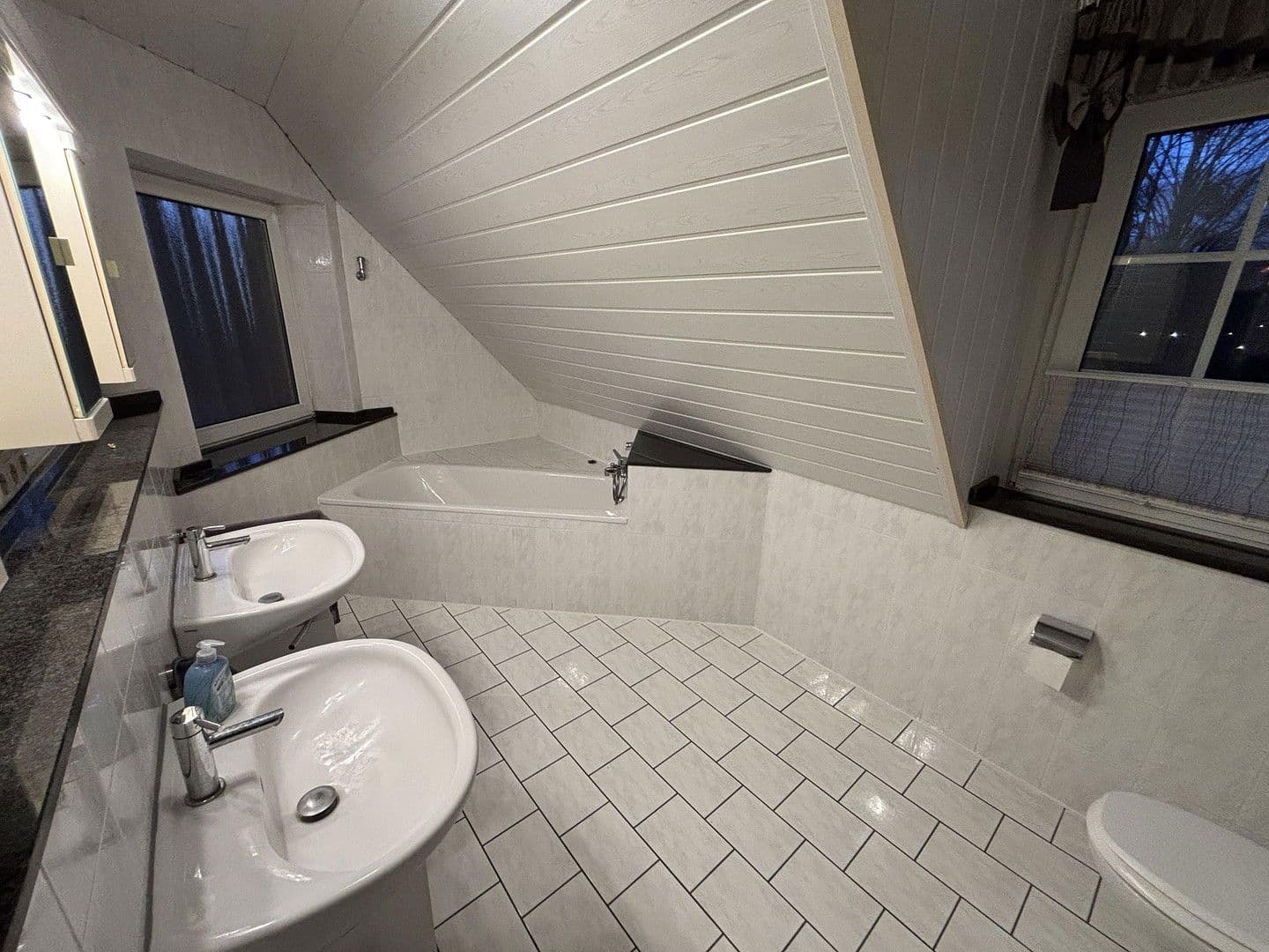 Pronájem domu 136 m², pozemek 299 m², Bedburg, Severní Porýní-Vestfálsko Pronájem domu 136 m², pozemek 299 m², Bedburg, Severní Porýní-Vestfálsko