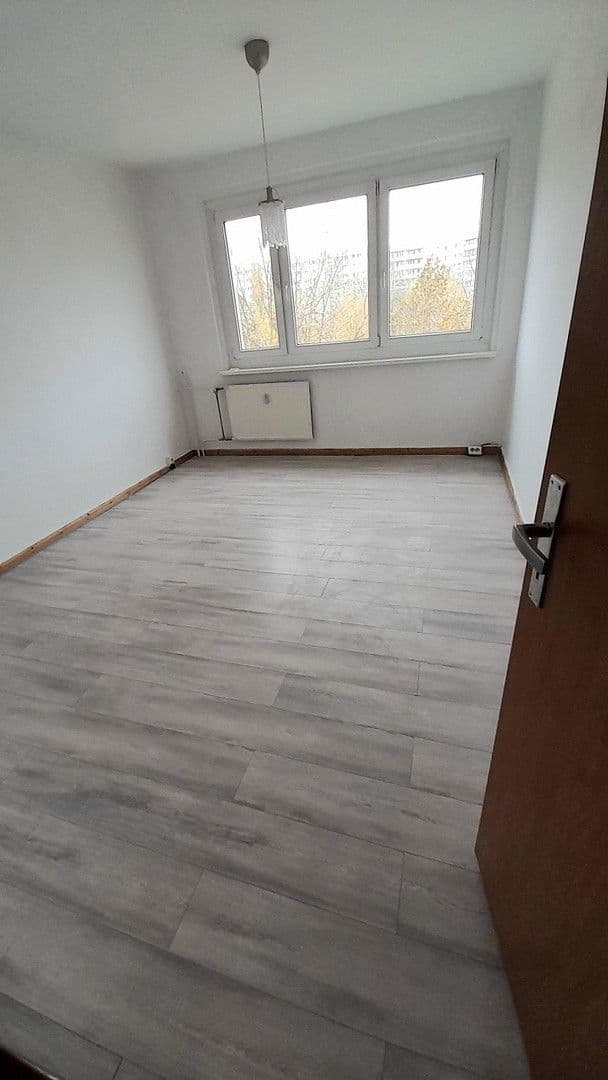 Prodej bytu 4+1 84 m², Berlin-Marzahn, Berlín Prodej bytu 4+1 84 m², Berlin-Marzahn, Berlín