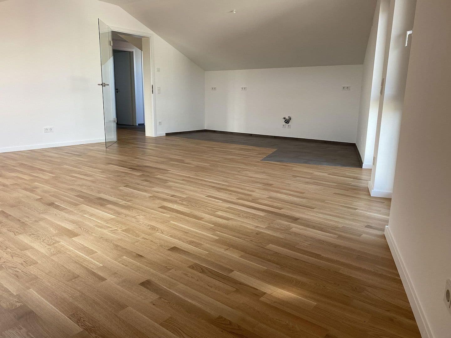 Pronájem bytu 2+1 93 m², Neisser Straße 2, Ingelheim am Rhein, Porýní-Falc Pronájem bytu 2+1 93 m², Neisser Straße 2, Ingelheim am Rhein, Porýní-Falc