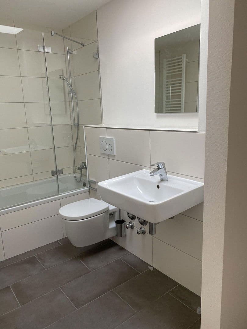 Pronájem bytu 2+1 93 m², Neisser Straße 2, Ingelheim am Rhein, Porýní-Falc Pronájem bytu 2+1 93 m², Neisser Straße 2, Ingelheim am Rhein, Porýní-Falc