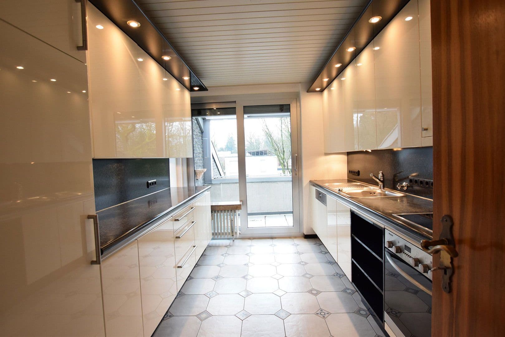 Prodej bytu 3+1 135 m², Bergisch Gladbach, Severní Porýní-Vestfálsko Prodej bytu 3+1 135 m², Bergisch Gladbach, Severní Porýní-Vestfálsko