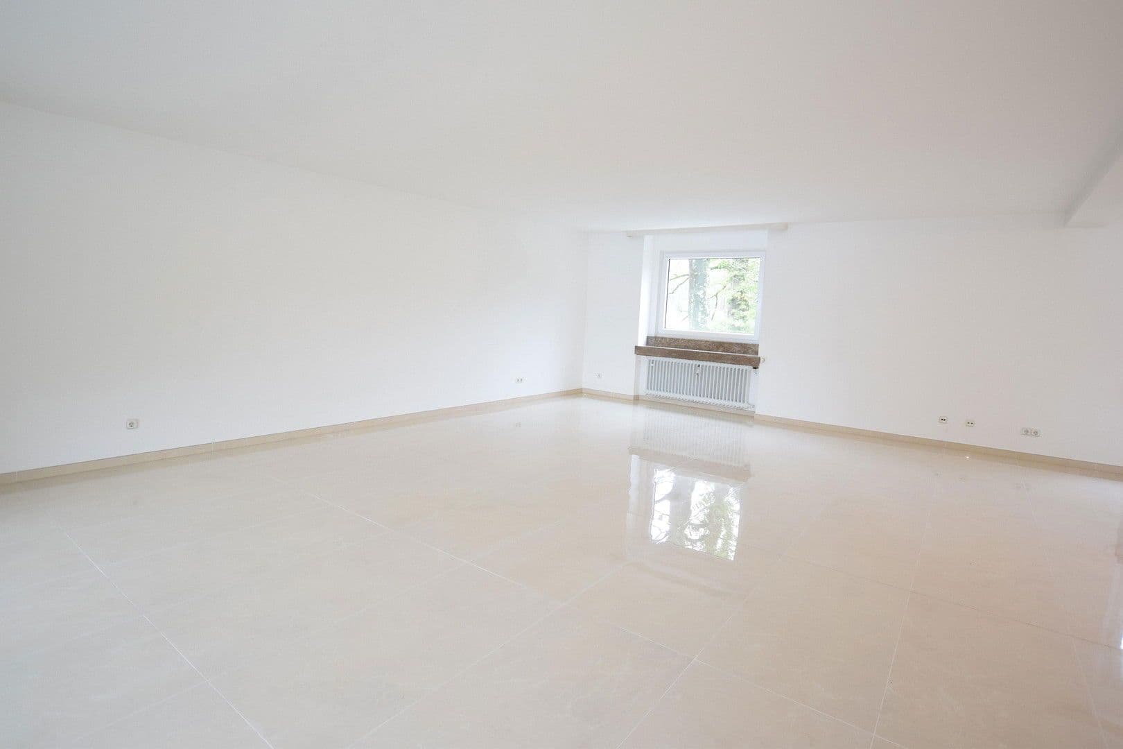 Prodej bytu 3+1 135 m², Bergisch Gladbach, Severní Porýní-Vestfálsko Prodej bytu 3+1 135 m², Bergisch Gladbach, Severní Porýní-Vestfálsko