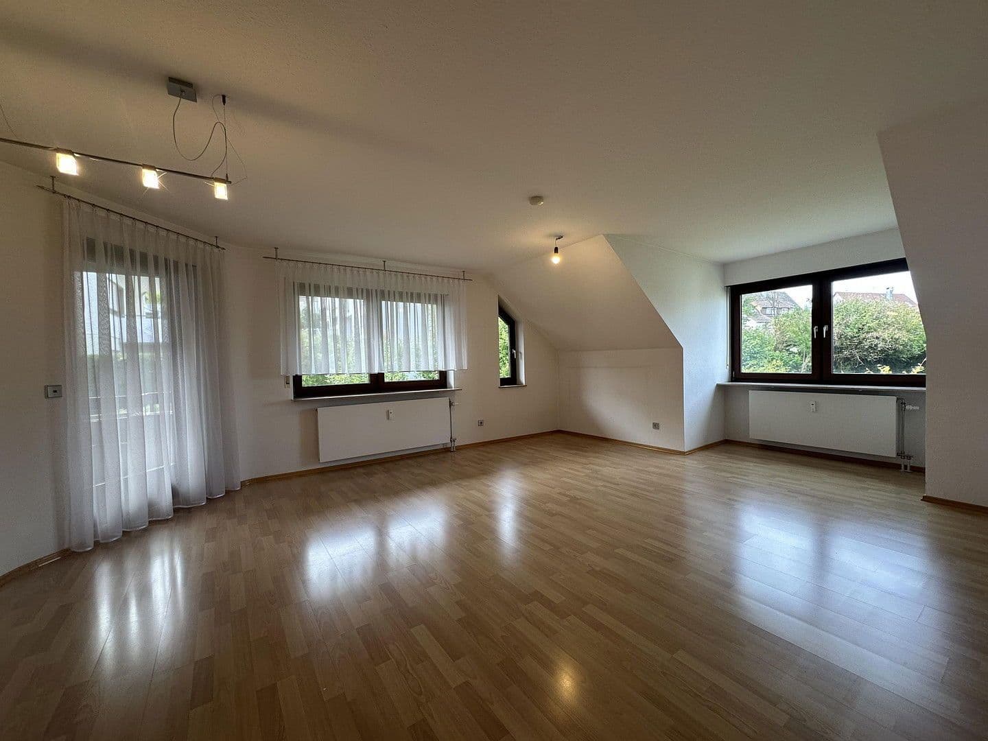 Prodej bytu 3+kk 84 m², Weinstadt, Bádensko-Württembersko Prodej bytu 3+kk 84 m², Weinstadt, Bádensko-Württembersko