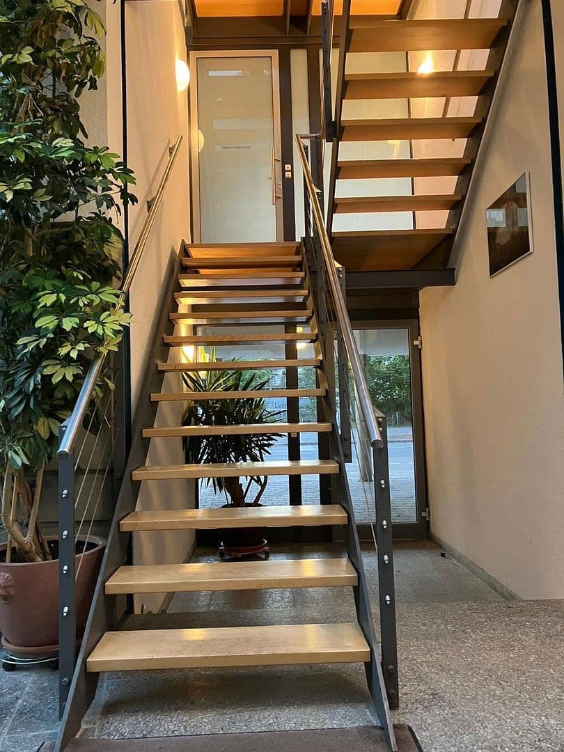 Pronájem kanceláře 100 m², Maria-Eich-Str. 6a, München, Bavorsko Pronájem kanceláře 100 m², Maria-Eich-Str. 6a, München, Bavorsko