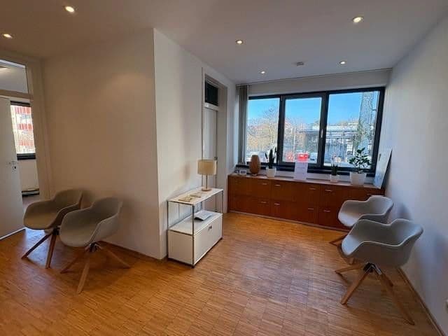 Pronájem kanceláře 100 m², Maria-Eich-Str. 6a, München, Bavorsko Pronájem kanceláře 100 m², Maria-Eich-Str. 6a, München, Bavorsko