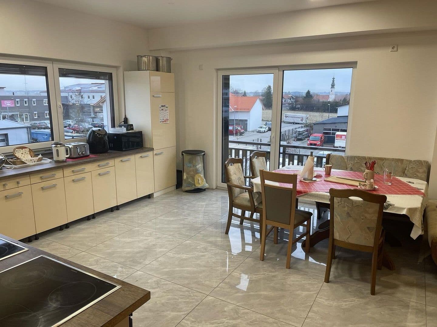 Pronájem nebytového prostoru 1.280 m², Pastetten, Bavorsko Pronájem nebytového prostoru 1.280 m², Pastetten, Bavorsko