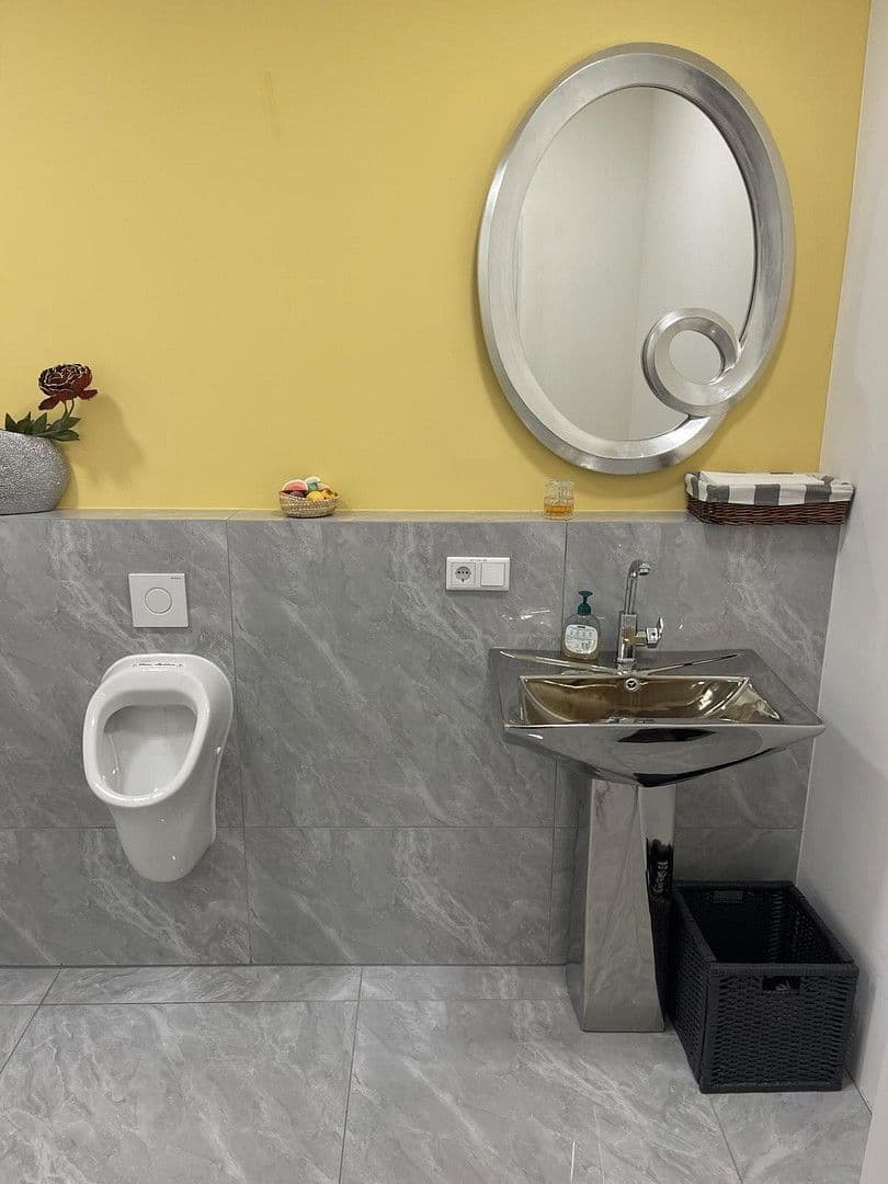 Pronájem nebytového prostoru 1.280 m², Pastetten, Bavorsko Pronájem nebytového prostoru 1.280 m², Pastetten, Bavorsko