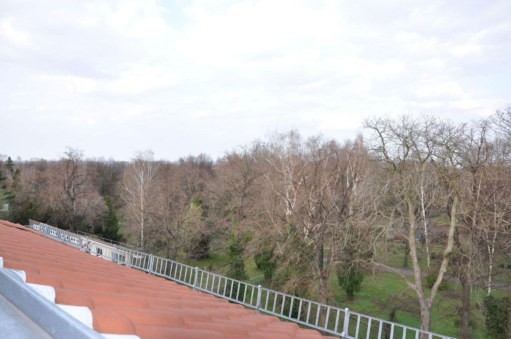 Pronájem bytu 3+kk 100 m², Deubener Str. 37, Dresden, Sasko Pronájem bytu 3+kk 100 m², Deubener Str. 37, Dresden, Sasko