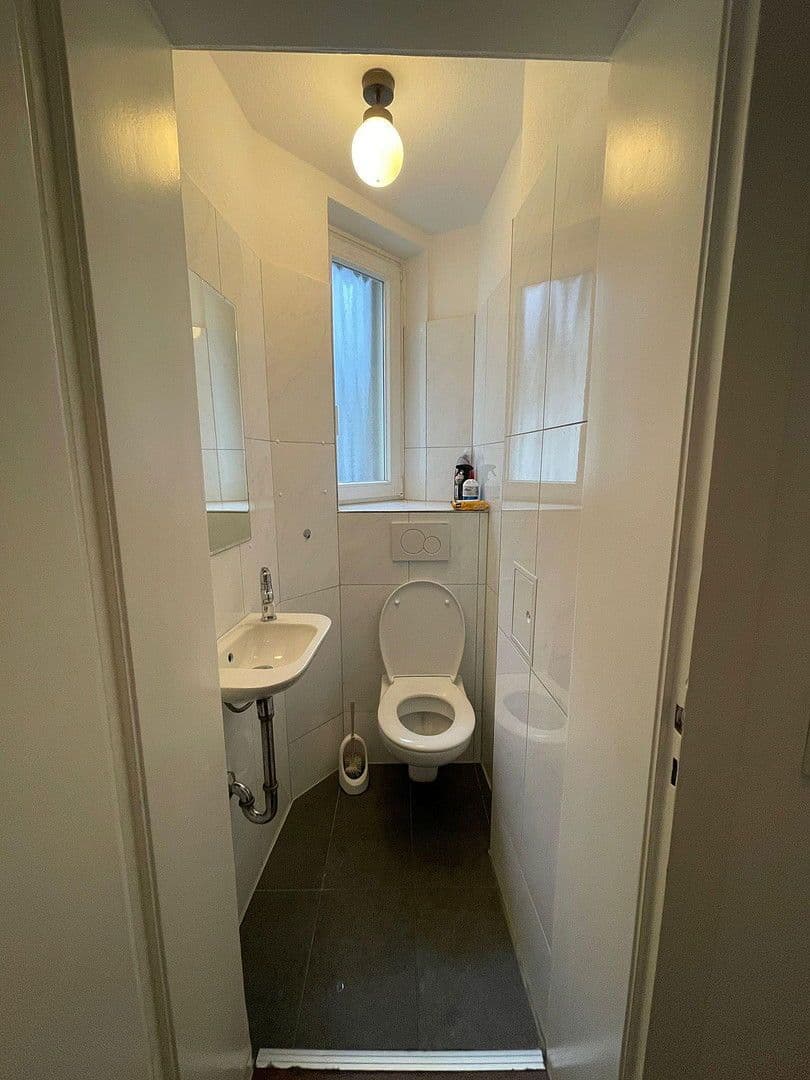 Pronájem bytu 1+1 98 m², Wiesbaden, Hessen Pronájem bytu 1+1 98 m², Wiesbaden, Hessen